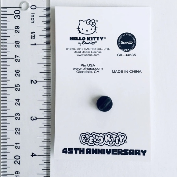 New Sanrio Friend Of The Month Pin Hello Kitty Walking  AUGUST 2019 Anniversary - Picture 5 of 5